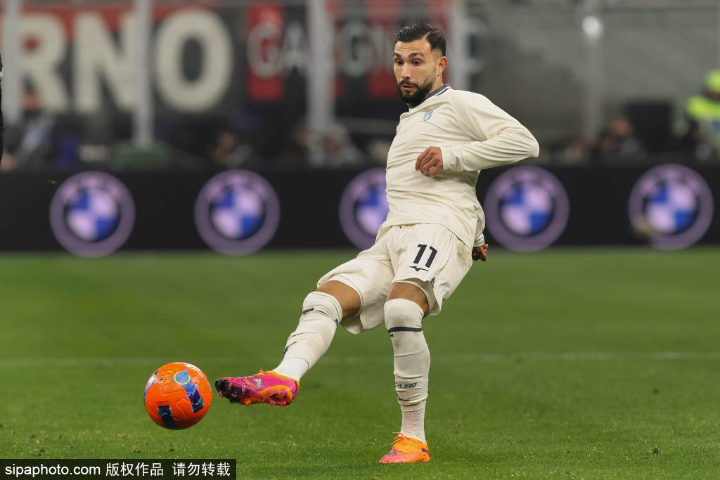 开云体育重磅！AC米兰绝杀压哨备战NBA季后赛今晨AC米兰单刀错失，皇家马德里伤情更新备战亚冠的简单介绍